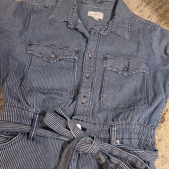 Women Sz 8 Short Sleeve Denim Shorts Romper Universal Thread Blue Stripe Hickory - Picture 7 of 10